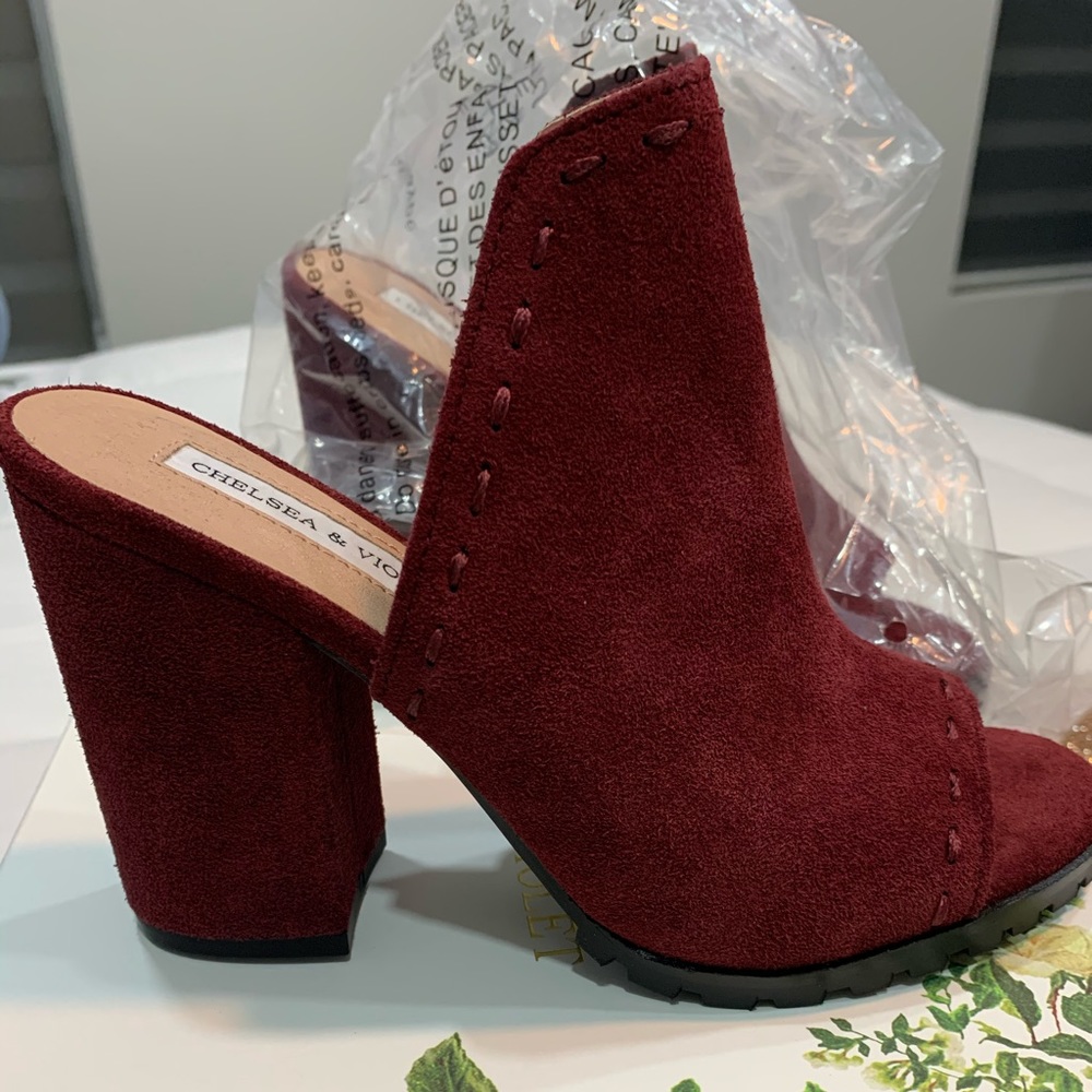 Chelsea & Violet NWT Womens/Juniors boots size 5.5